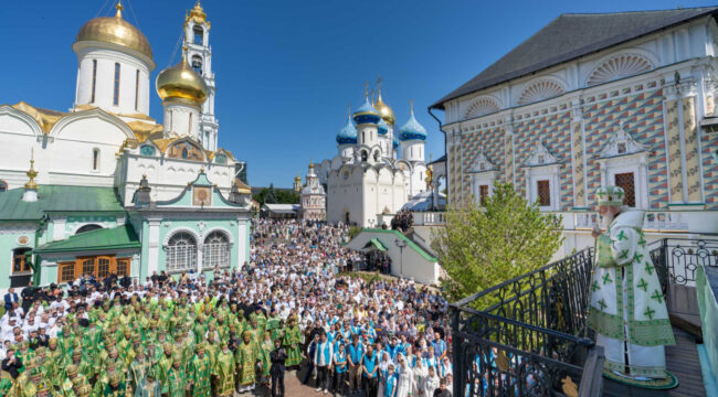 Патриарх Кирилл возглавил праздничную литургию в Троице-Сергиевой лавре