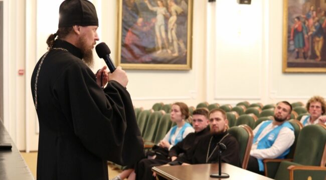 Глава Синодального отдела по делам молодежи встретился с участниками съезда «Содружество православной молодежи»