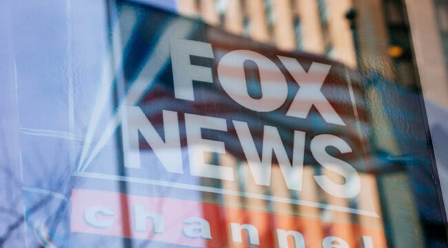 Пасторы и комментаторы обрушились на ведущую Fox News за грубую атаку на христианскую журналистку: «Сборище жутких чудаков»