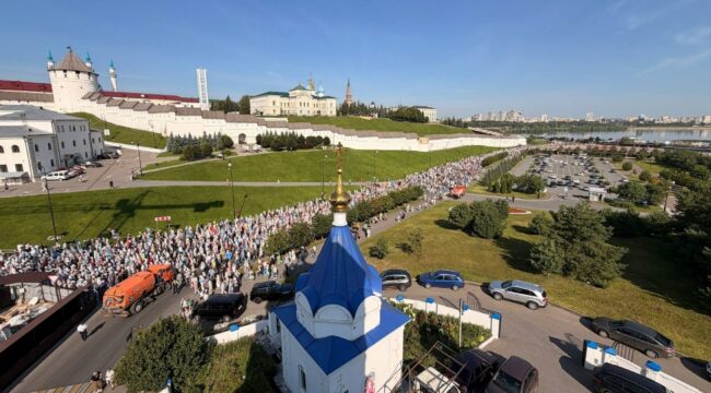 В Казани прошел традиционный крестный ход с Казанской иконой Божией Матери