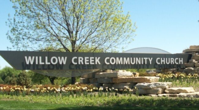 Мужчина арестован за угрозы церкви Willow Creek Community и другим организациям