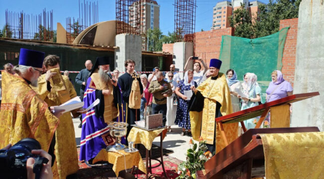 Епископ Мефодий освятил закладной камень храма преподобномученицы Елисаветы в Восточном Измайлове