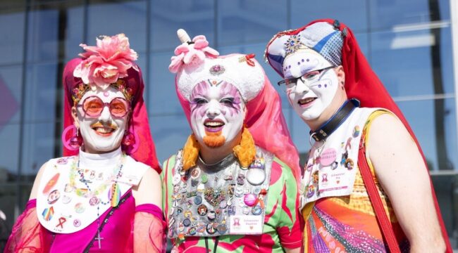 48-й CSD в Берлине отпраздновали с блестящим благословением