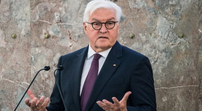 Штайнмайер призывает к защите свободы вероисповедания