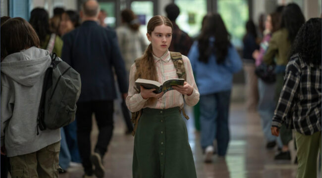 Первый трейлер «Кэрри» переносит религиозный хоррор Стивена Кинга в эпоху социальных сетей