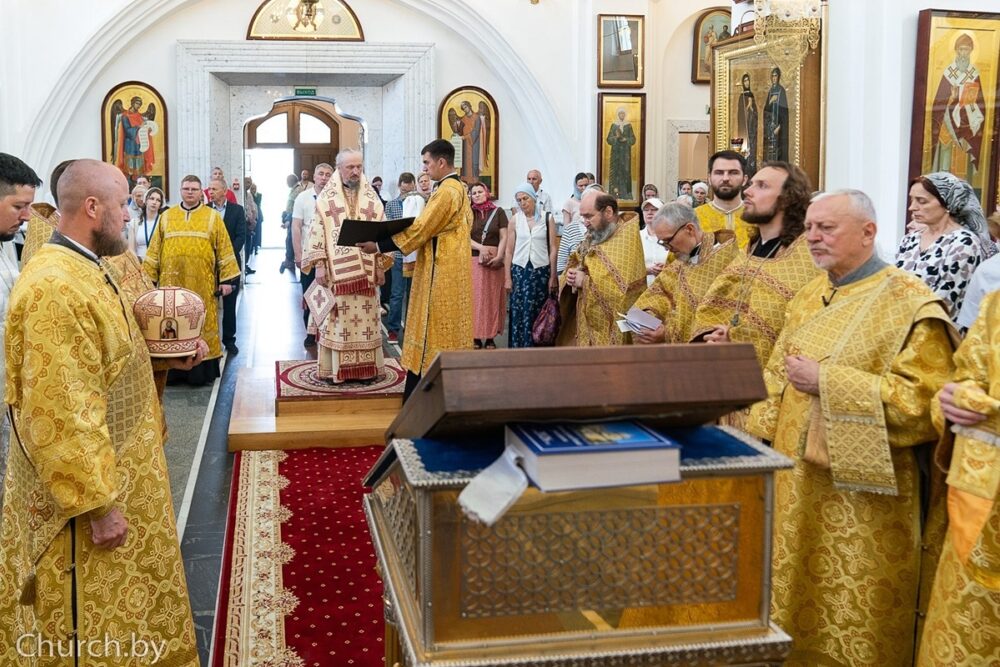 Митрополит Вениамин совершил богослужение в День независимости Беларуси
