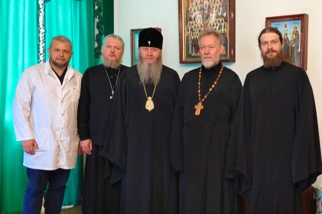 Глава церковного отдела по благотворительности встретился с митрополитом Луганским