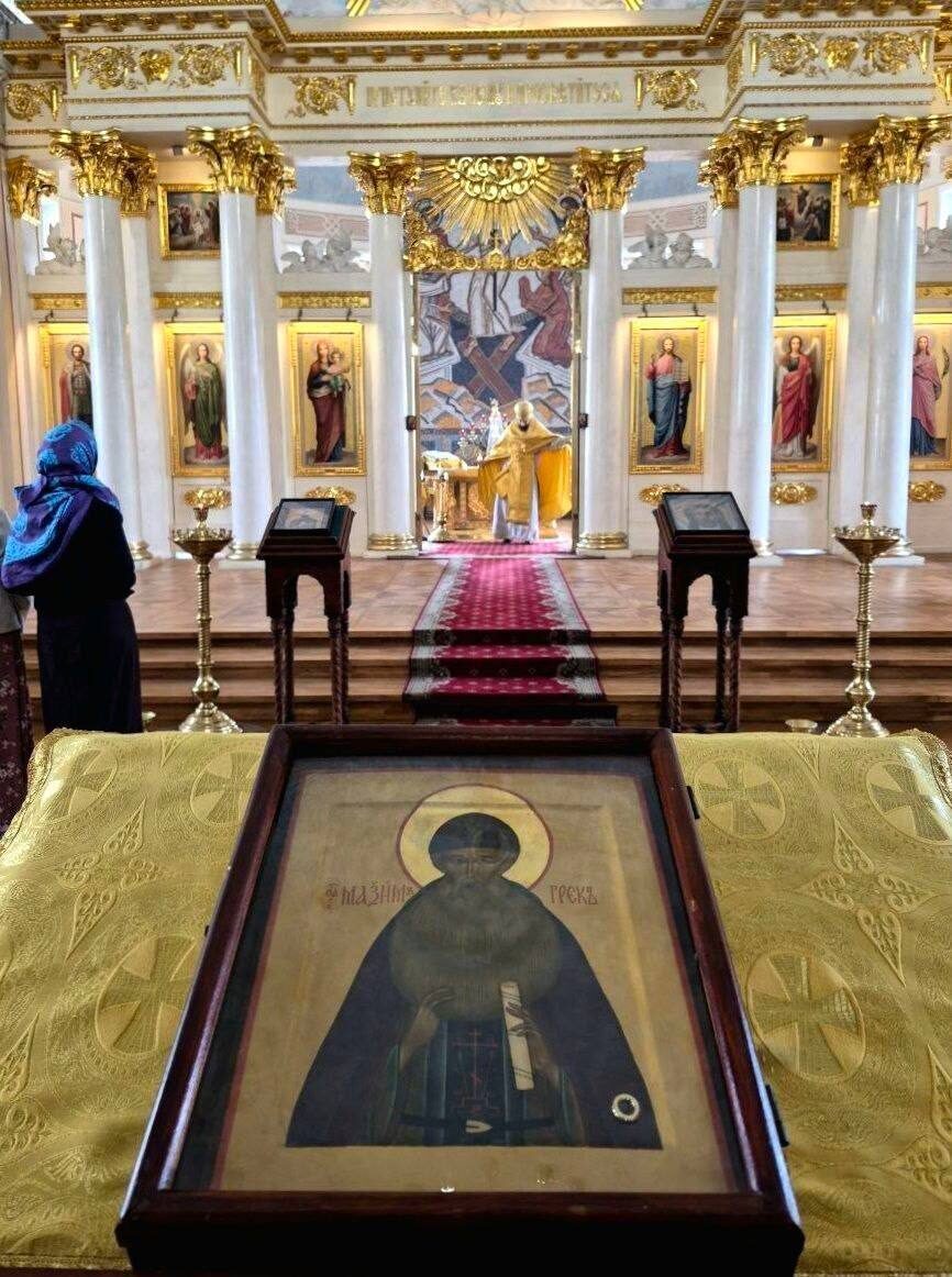 Литургия на двух языках прошла в храме при МГУ