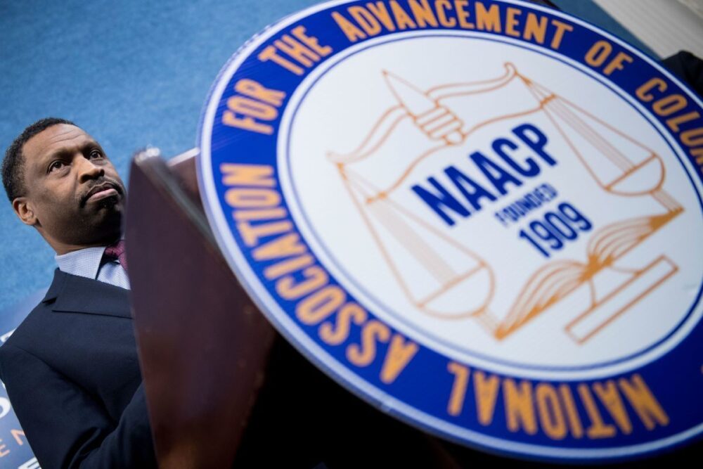 NAACP пропагандирует транс-безумие?