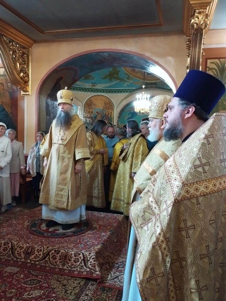 Епископ Егорьевский Мефодий возглавил престольный праздник в храме Рождества Иоанна Предтечи в Ивановском