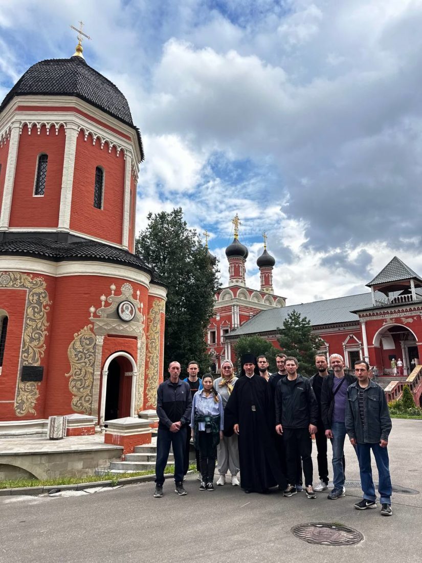 Центр «Койнония» совершил паломничество в Высоко-Петровский монастырь