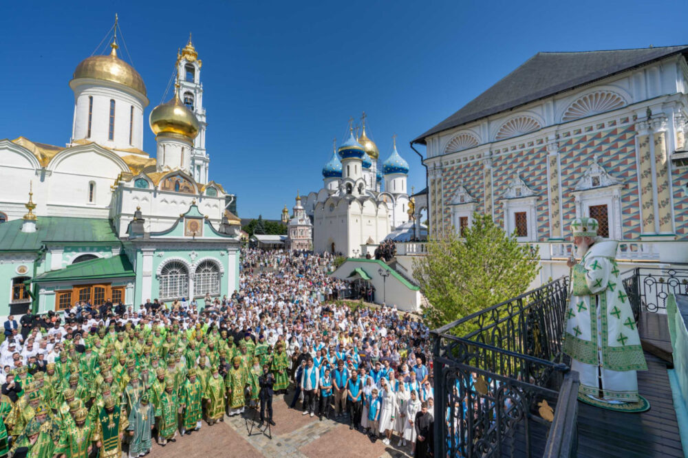 Патриарх Кирилл возглавил праздничную литургию в Троице-Сергиевой лавре