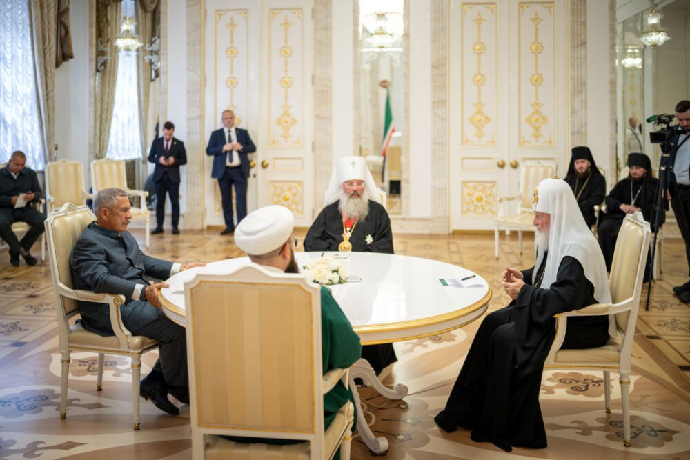 Патриарх Кирилл встретился с главой Татарстана Рустамом Миннихановым