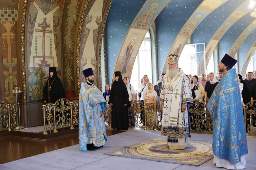 Глава Синодального отдела по монастырям и монашеству возглавил престольный праздник в Богородице-Рождественском монастыре