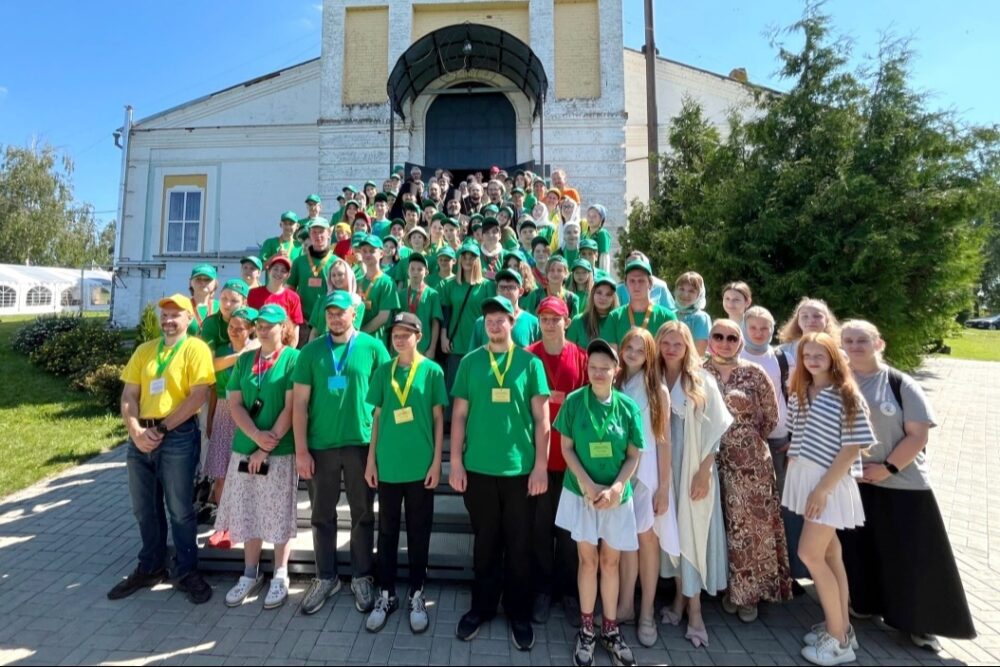 Иеромонах Филарет принял участие в открытии XI Молодежного форума в Александровской епархии