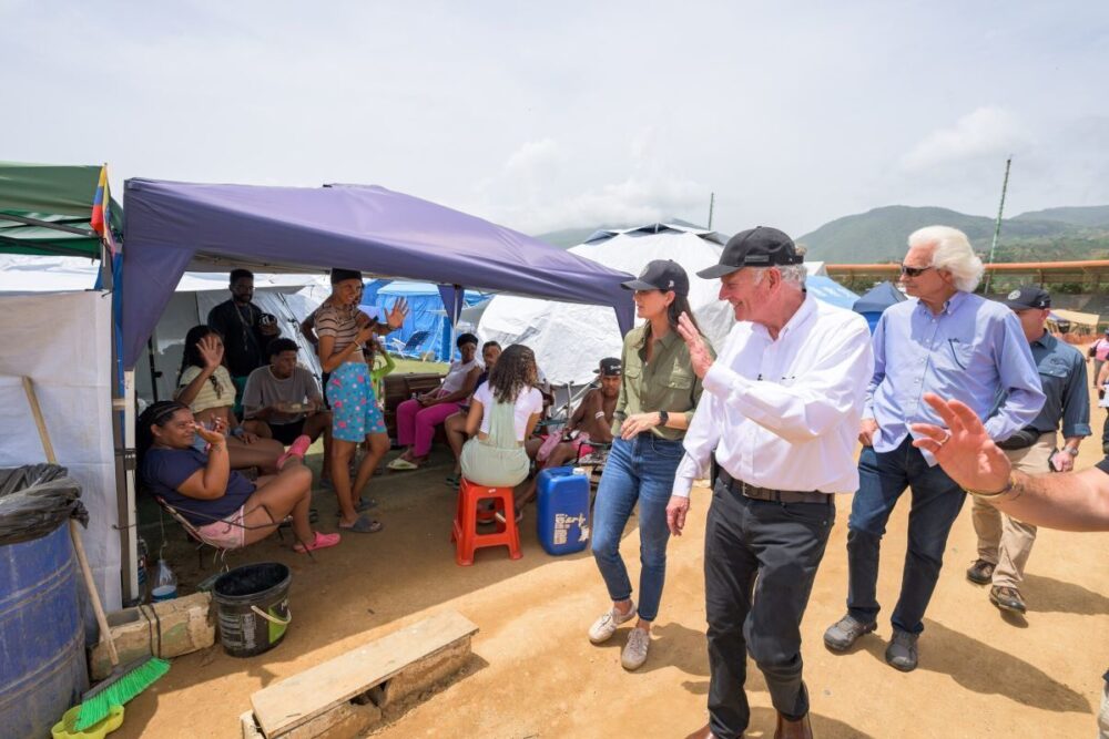 Samaritan's Purse помогает тысячам после землетрясений в Венесуэле, разрушивших общины