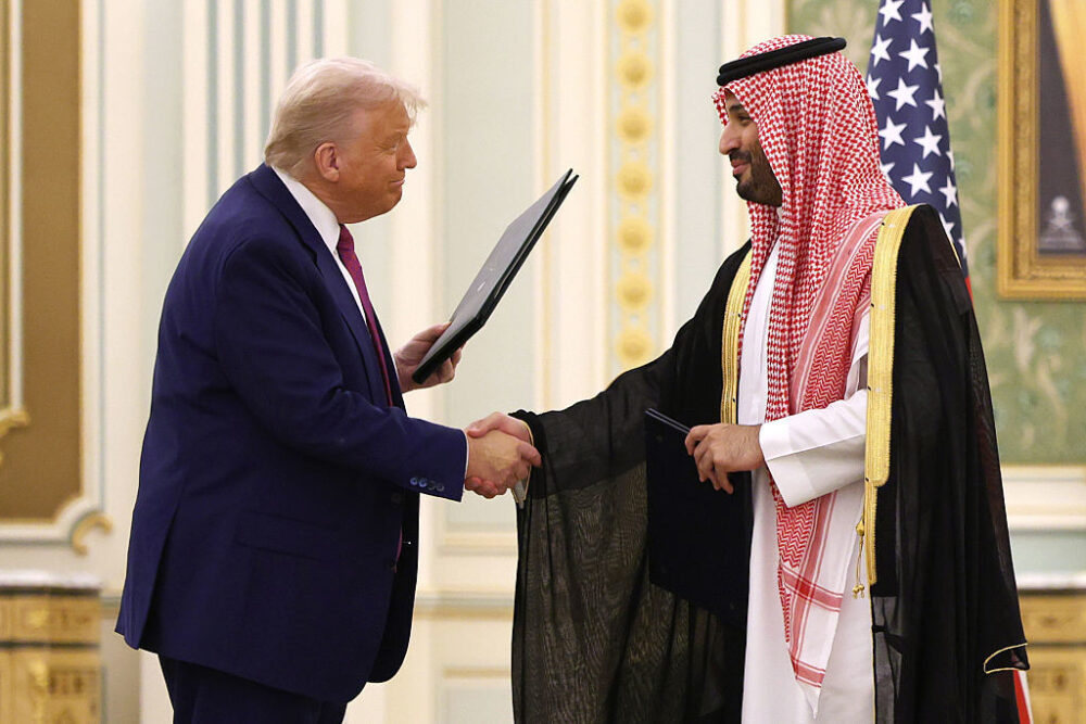 Обзор недели Трампа: ядерная сделка с Саудовской Аравией; продвижение центров обработки данных; эскалация войны в Иране