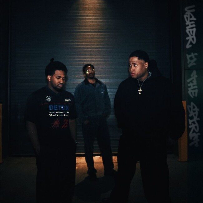 Aaron Cole преображает вирусный гимн "Usher In The Spirit Again" вместе с Джонатаном Макрейнольдсом и Tenroc