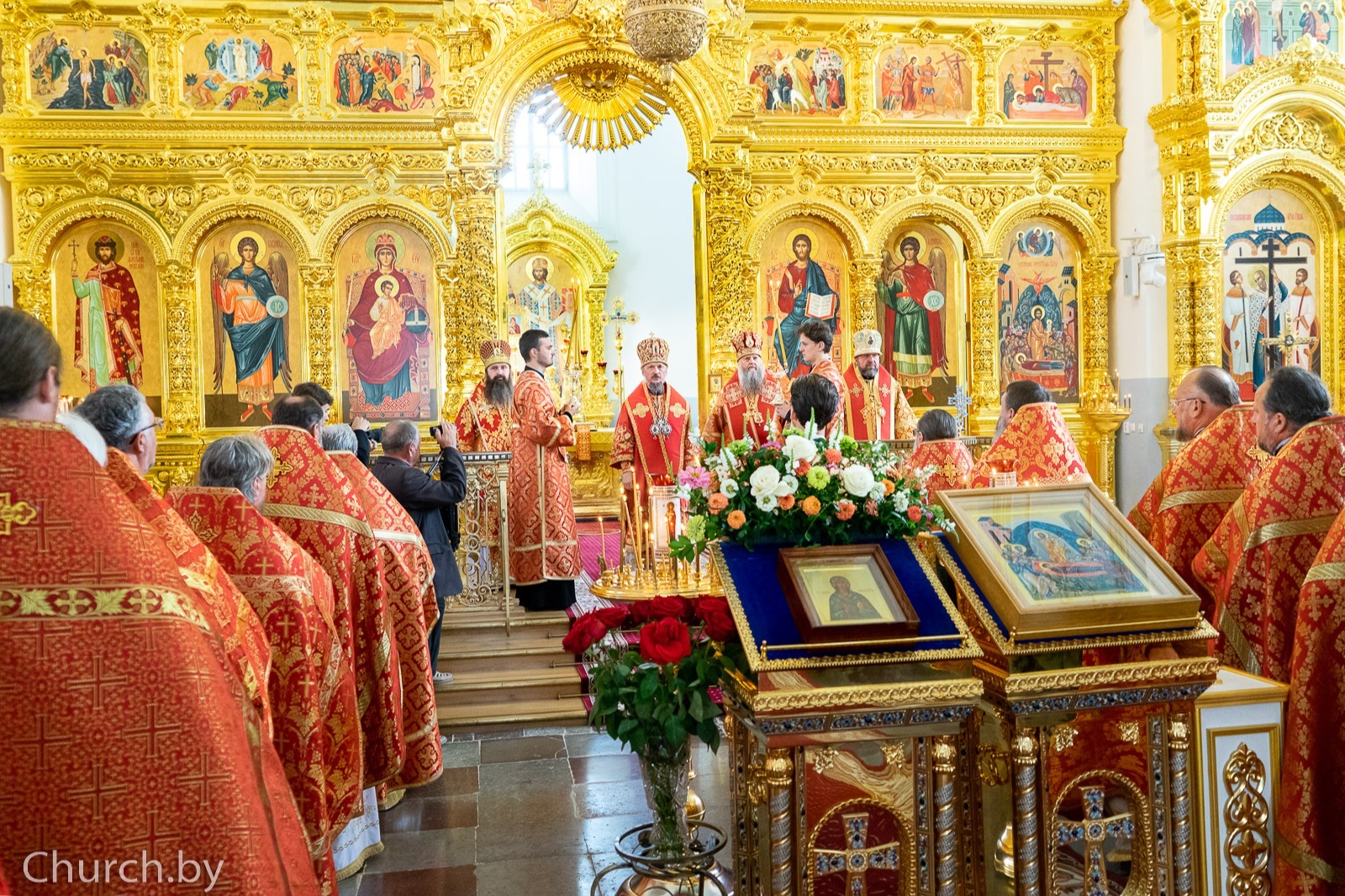 Патриарший экзарх всея Беларуси возглавил торжества по случаю 30-летия архиерейской хиротонии архиепископа Новогрудского и Слонимского Гурия