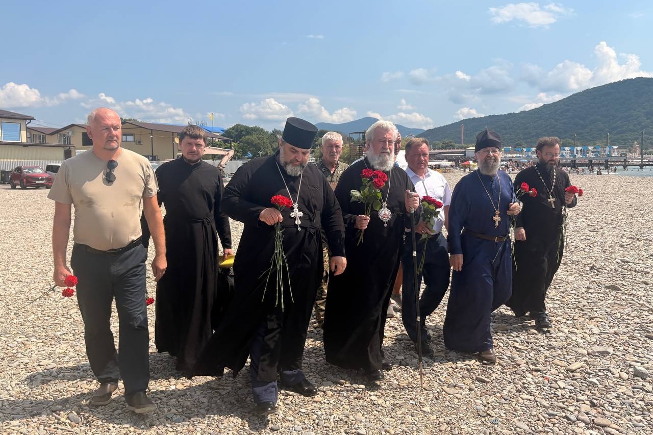 Епископ Новороссийский Сергий совершил литию по погибшим в Архипо-Осиповке