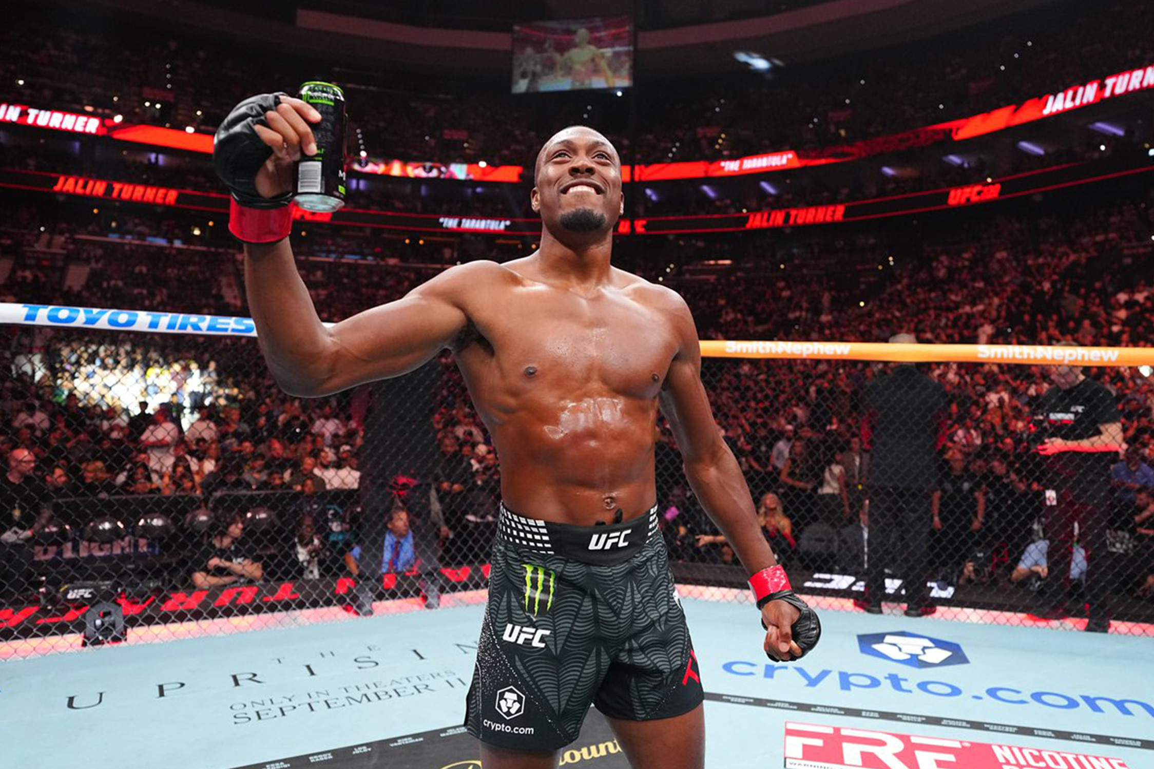 Джалин Тёрнер выиграл бой UFC за 39 секунд, а затем поблагодарил Иисуса. Раньше он считал это «самой банальной вещью»
