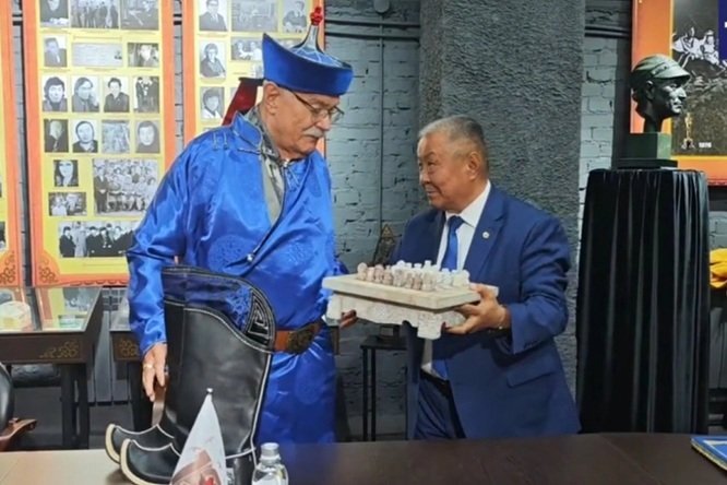 Михалков: православным сейчас ближе буддисты, чем католики