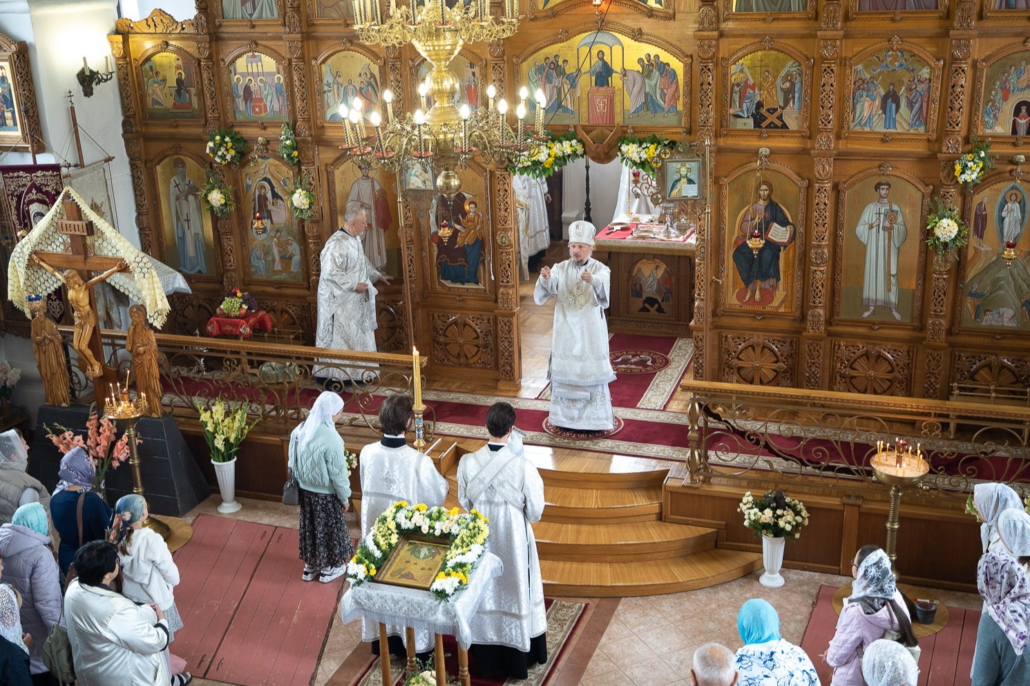 В праздник Преображения Господня Патриарший экзарх всея Беларуси возглавил престольные торжества в Заславле и заложил капсулу в основание нового храма в Минске