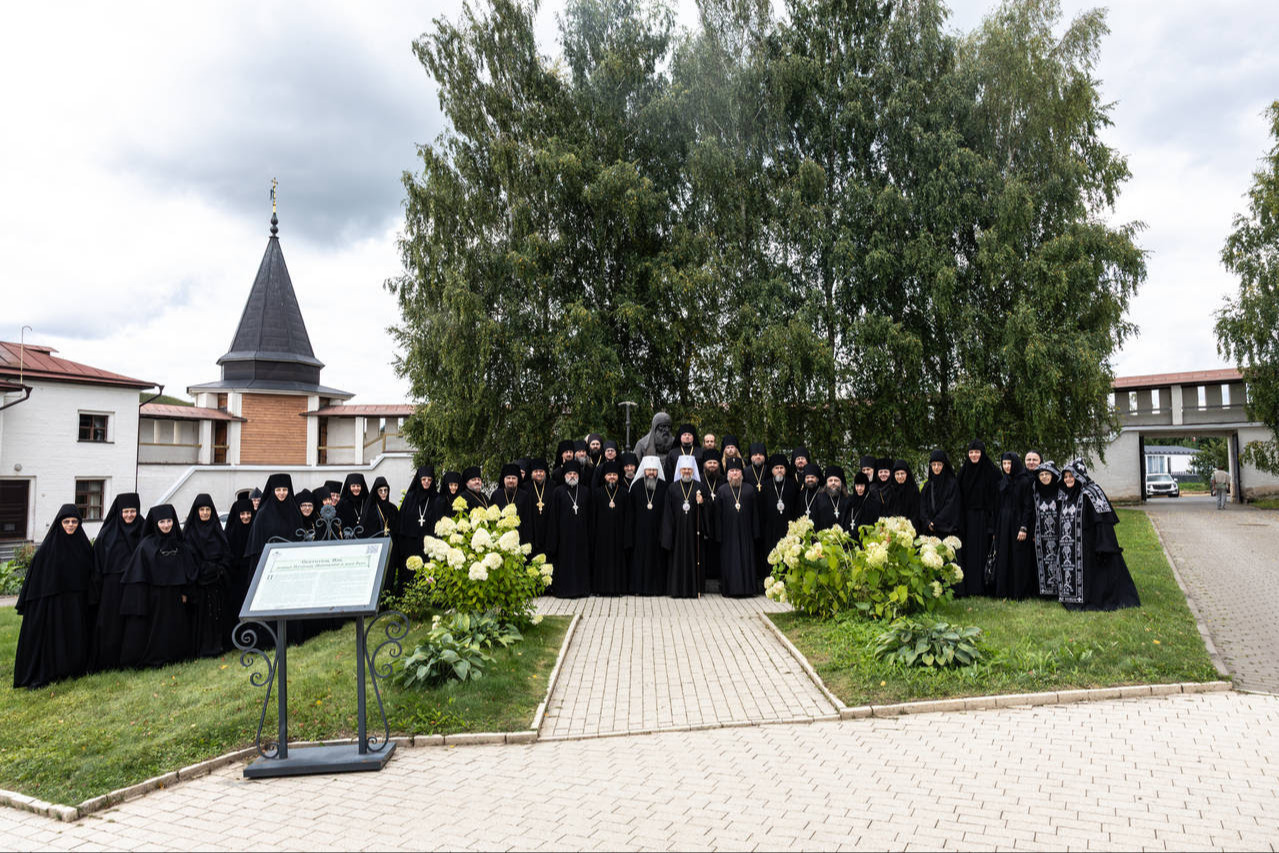 В Старицком монастыре обсудили исполнение монашеских обетов в современном мире