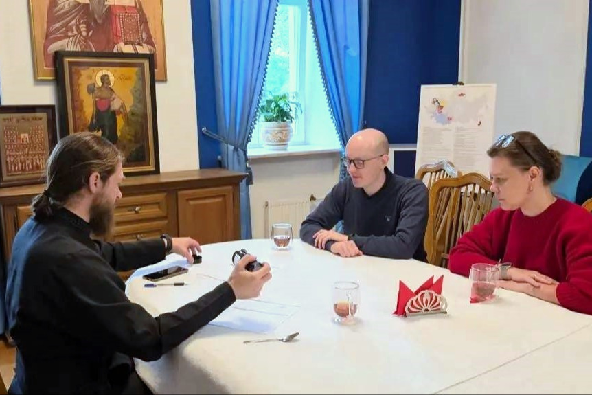 Красный Крест передал Патриаршей гуманитарной миссии тонну помощи