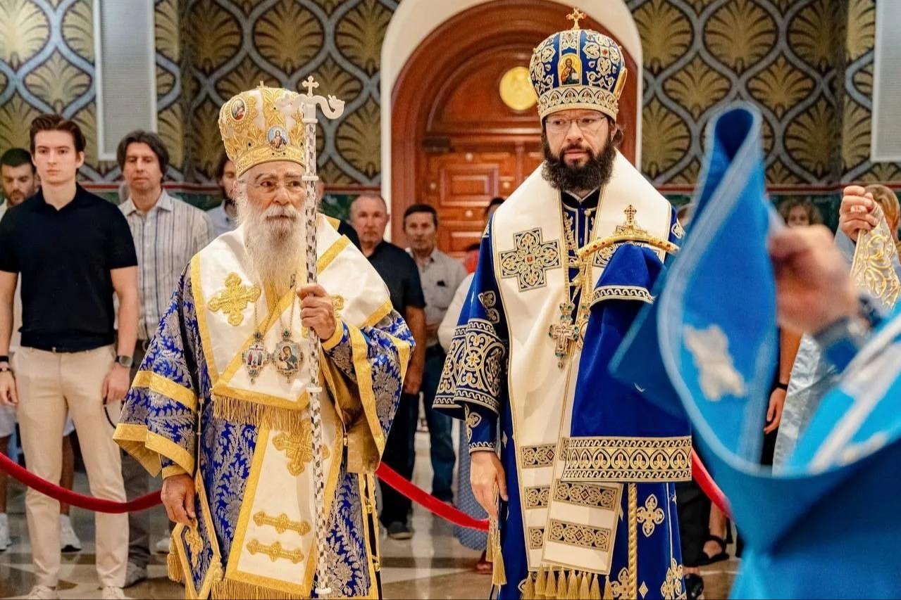 Экзарху Пресвятого Гроба Господня на Кипре митрополиту Вострскому Тимофею вручен орден Русской Православной Церкви