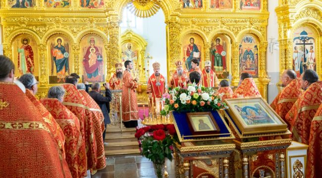 Патриарший экзарх всея Беларуси возглавил торжества по случаю 30-летия архиерейской хиротонии архиепископа Новогрудского и Слонимского Гурия
