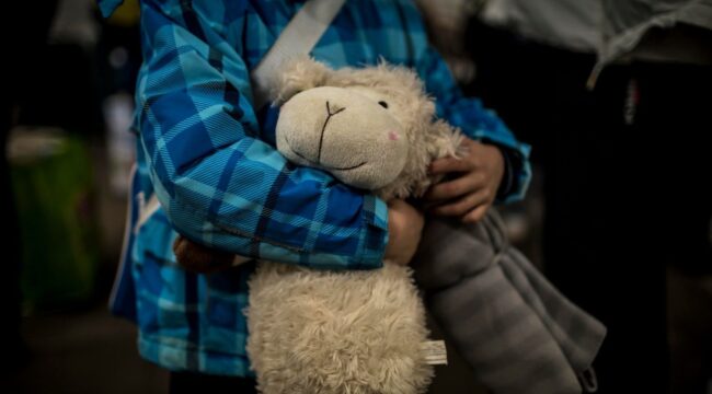 ЮНИСЕФ: дети становятся жертвами атак в Украине и России