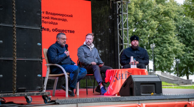 Глава синодального отдела по взаимоотношениям Церкви с обществом и СМИ посетил Владимирскую митрополию