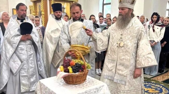 Епископ Павлово-Посадский Силуан возглавил престольные торжества в храме Преображения Господня в Коммунарке