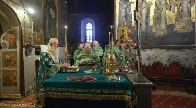 Глава синодального отдела по монастырям возглавил Литургию в Саввино-Сторожевском монастыре