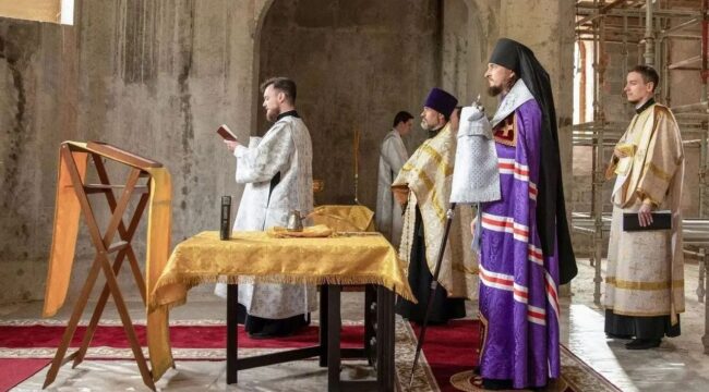 Епископ Раменский Алексий освятил закладной камень храма Иверской иконы Божией Матери в Беляеве