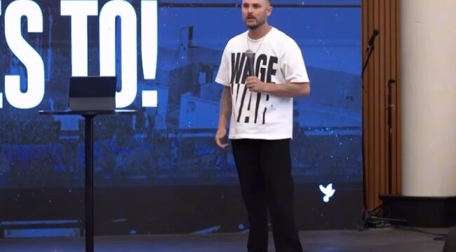 Пастор защищает выселение столовой для бедных из церкви из-за alleged употребления наркотиков