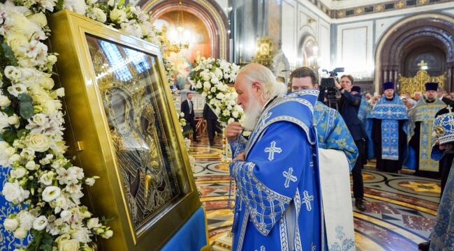 Патриарх Кирилл возглавил всенощное бдение в Храме Христа Спасителя и встречу Тихвинской иконы