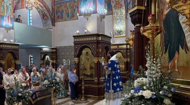 Глава ОВЦС совершил литургию в храме на Кипре