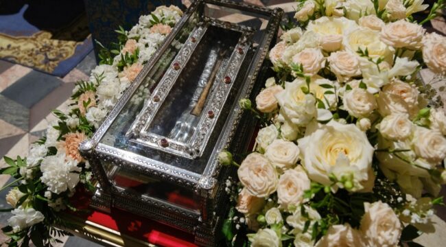 Митрополит Варсонофий возглавил прощание с мощами святителя Спиридона в Петербурге
