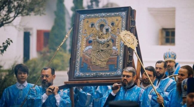 Митрополит Григорий возглавил празднование в честь иконы «Всецарица» в Новоспасском монастыре
