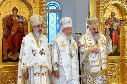 Представитель РПЦ сослужил на празднике Преображения в Ливане
