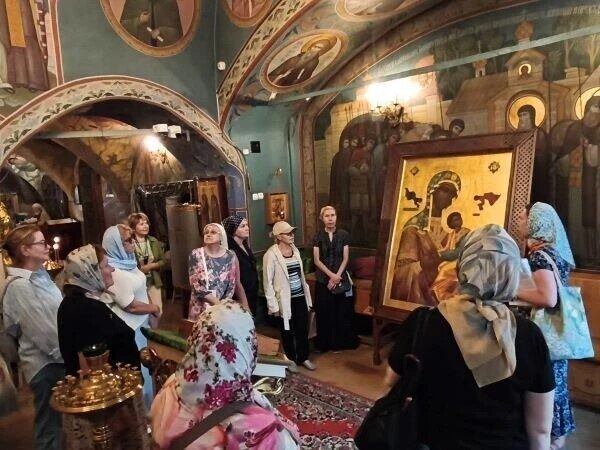 Участники «Московского долголетия» продолжают исследовать святыни столицы