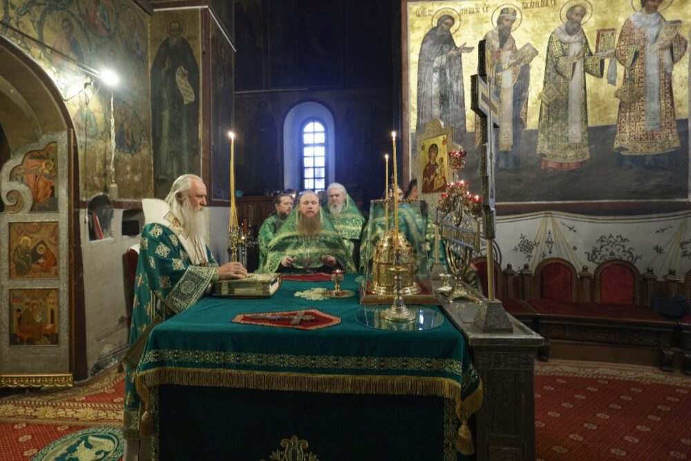 Глава синодального отдела по монастырям возглавил Литургию в Саввино-Сторожевском монастыре