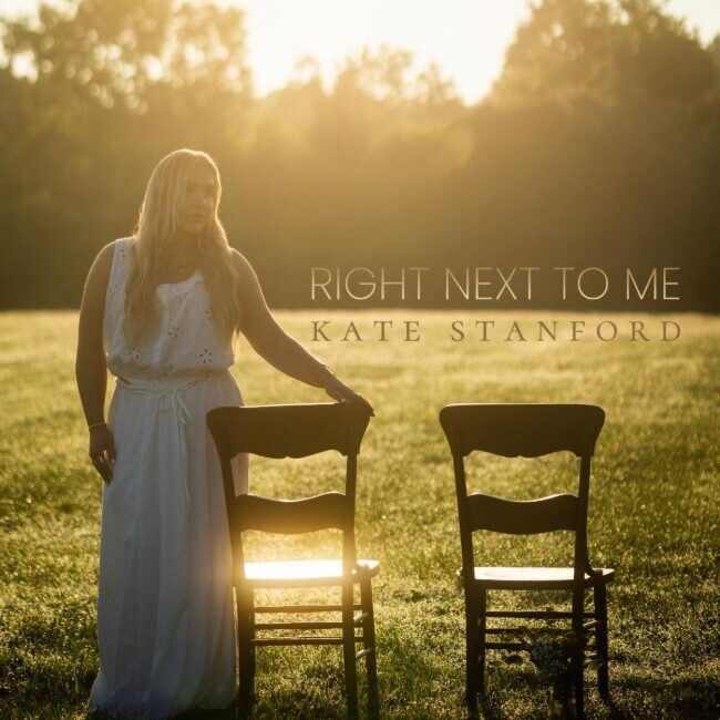 Кейт Стэнфорд выпустила «Right Next to Me» для христианского радио