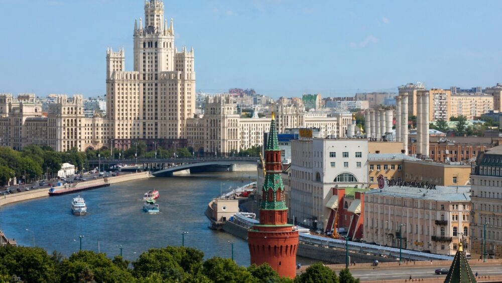 Священник Горбунов оценил вероятный визит представителя Ватикана в Москву