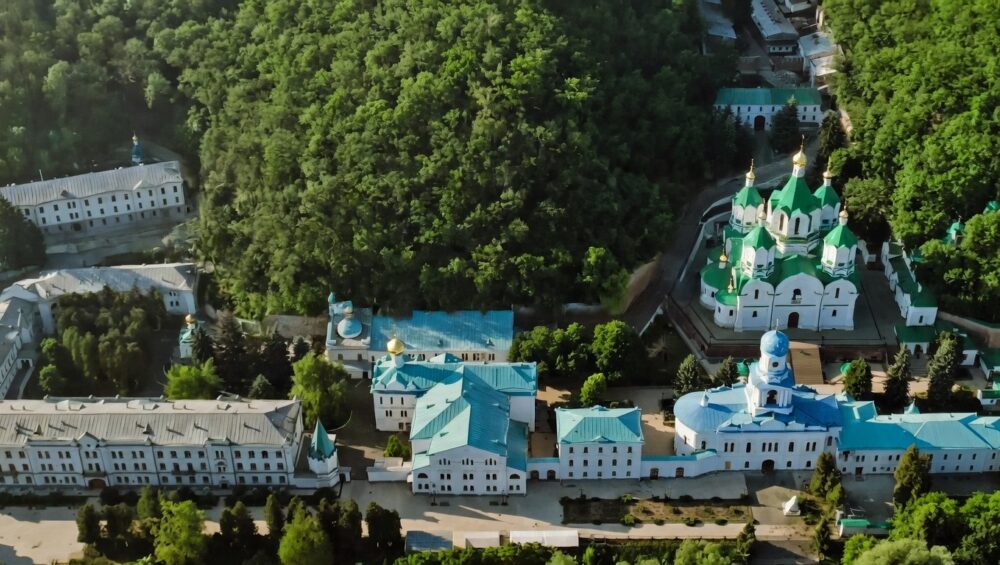 ВСУ могут быть причастны к нападению в Святогорской лавре