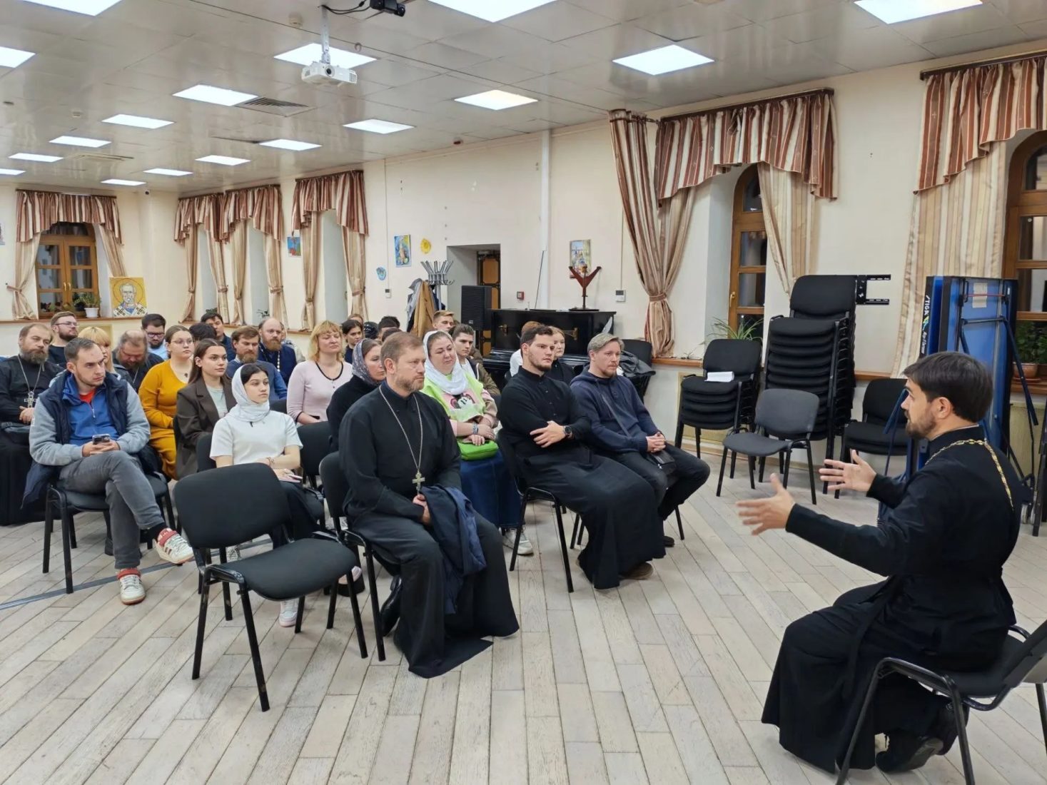 В Западном викариатстве обсудили организацию молодежного служения