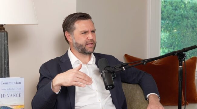 Джей Ди Вэнс заявил, что ощущает духовную «тьму» от мировых лидеров, и прокомментировал пост Трампа с ИИ-изображением Иисуса