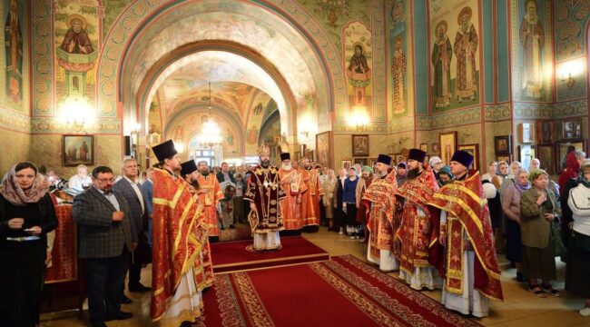Архиепископ Зеленоградский Савва возглавил престольные торжества в храме Флора и Лавра на Зацепе